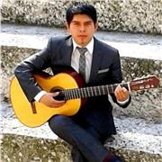 Profesor de música ofrece clases de diferentes instrumentos. Guitarra, bajo, ukulele, flauta de pico, piano. Aprende la música que más te gusta